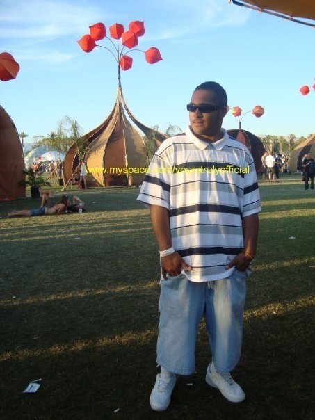 YoursTrulyOne's profile picture. A smooth Operator ~ King ~ Lover-Fighter ~ Businessman ~ Cook ~ Open Minded ~ Artistic-Musician..[to be continued]