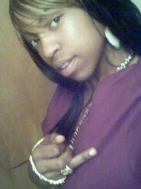 modelmaterial19's profile picture. 