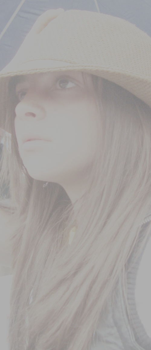 Hey,i m anne marie darling, 15 years old.please,follow me,i follow u back