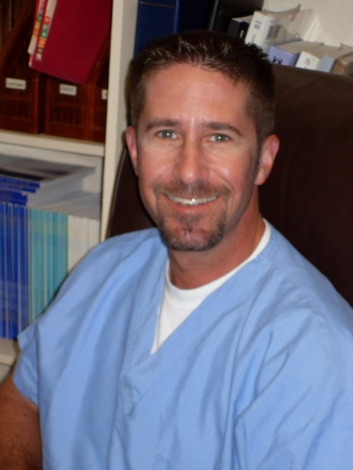 Dr. Kenneth Ross is a Leading expert in Dental Implants and Periodontal Disease. He serves clients all over the United States and Florida.