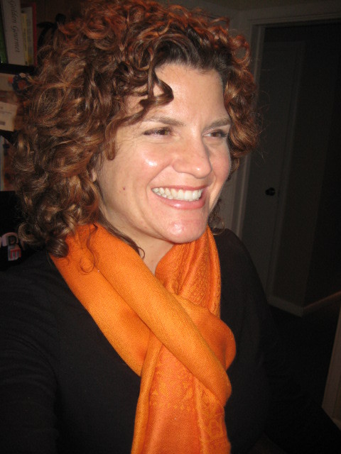 Advertising, marketing and creative recruiter. Networking czar, social media enthusiast and career coach.  Willing to give a dose of positive energy any day!