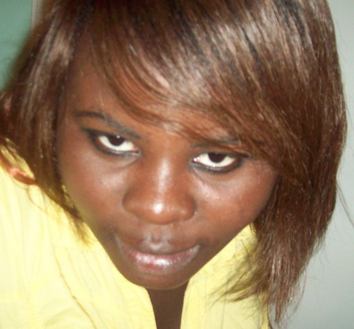 very beautifull africancanadian,friendly and hardworking..enjoy music and perfect at sing..looking forward to be a popstar someday