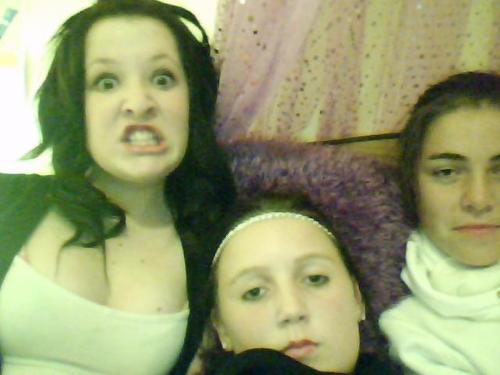 2twilighterz's profile picture. we LOVE twilight SO much, WE made A twitter ACCOUNT!!!!