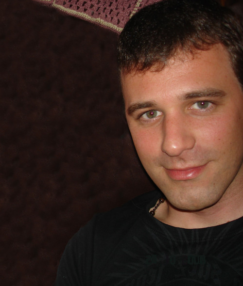 qwertyn32's profile picture. 