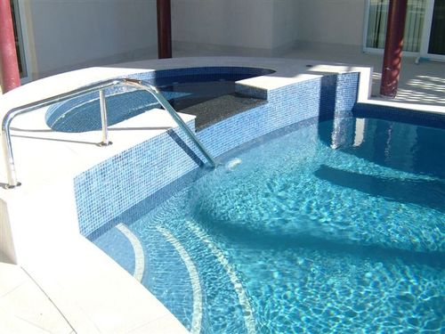 freedompools's profile picture. Swimming Pools & spas that are wonderful to look at & a pleasure to maintain