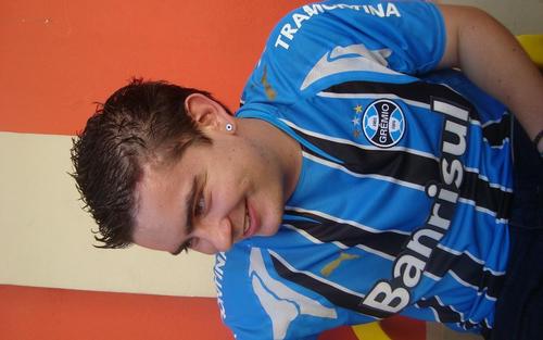 Cientista da computação, atleta de fim de semana e pai do Bernardo.
