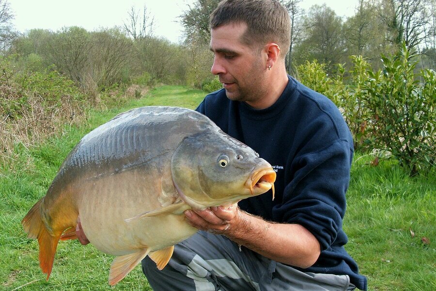 Ultra keen Loughborough based carp angler. (UK on 36lb2oz). And avid starwars fan/geek.
