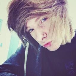 skylarsucks's profile picture. reality ruined my life - i love you zan