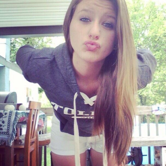 Its katie! Instgram:prettygirlswagg_ single 14 love to sing and hope to be a actor one day