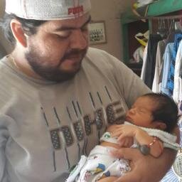 floresyuri's profile picture. 