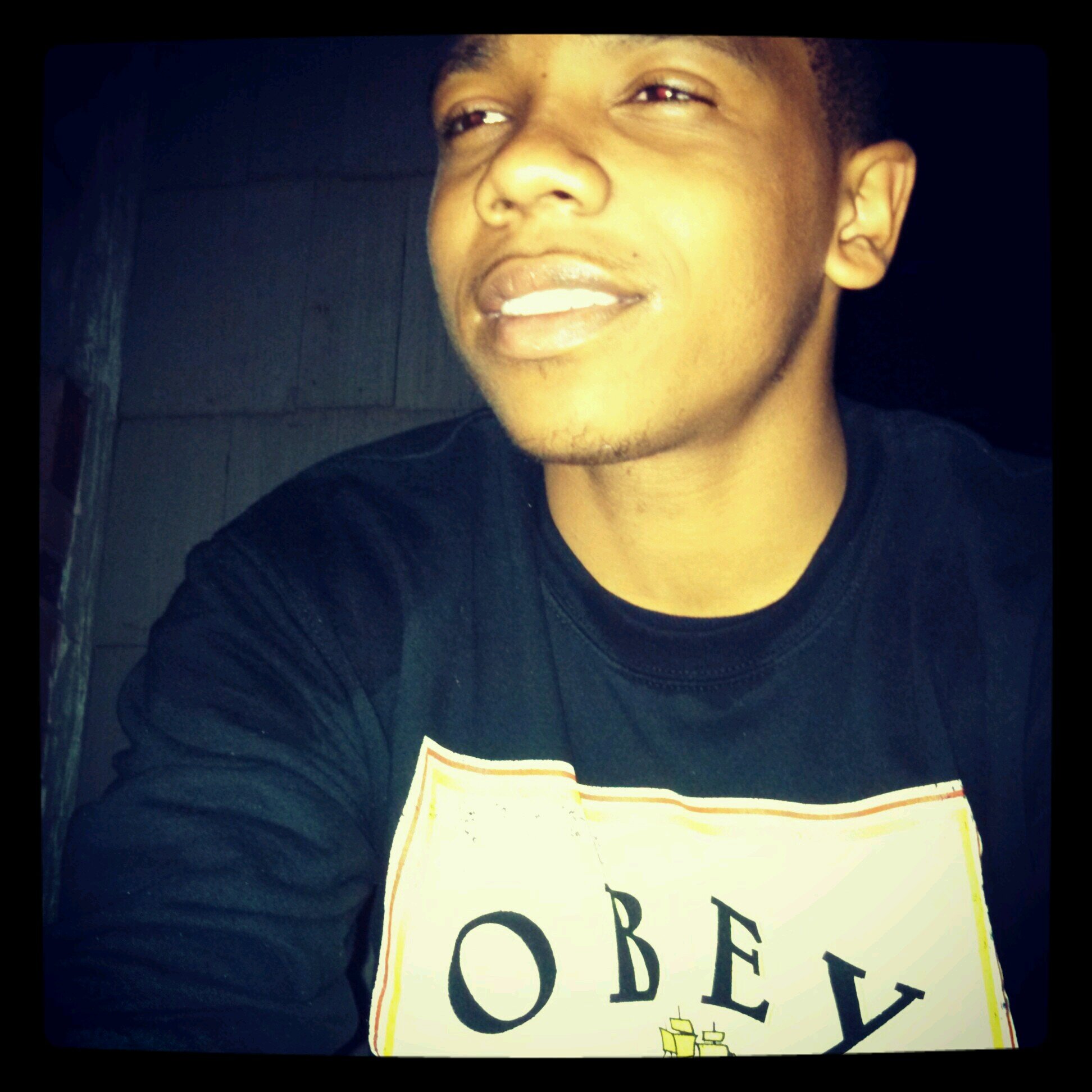 _Mr_Glass's profile picture. Young Intellectual i speak nothing but fact. ✌✊