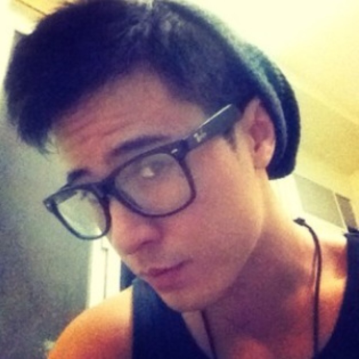 I love to meet people :) Follow Back!