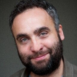 Dad. Actor. https://t.co/C9CisMolnh. Green campaigner. Cyclist.