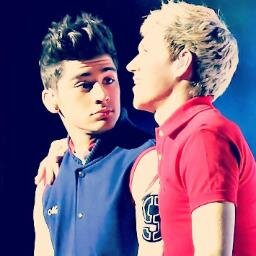 I have 13 years, my favorite colors are blue and purple, I'm Directioner, My favorite of the 1D, and Niall  ♥