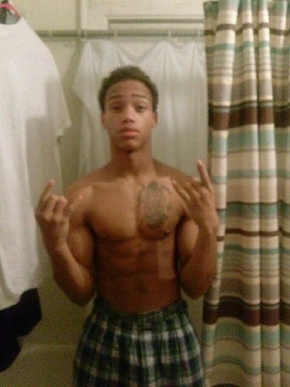 follow me on IG@boss_made_von. kik me. @vonnie_vonn                                                                                     Milwaukee WI.