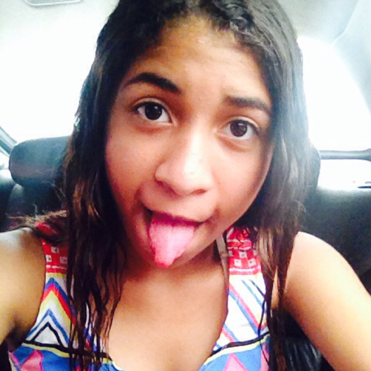 13 years old girl, jazz dancer, in love with fashion, crazy, cool, smart, fan of the series The Big Bang Theory and love the United States.