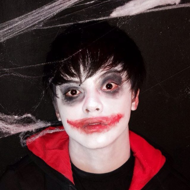 imdanelpadiIIa's profile picture. This is only a fanpage account of Daniel Padilla Back in Black / Bassist of Parking 5