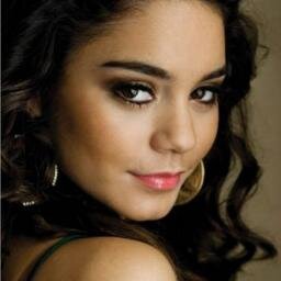 Hey I’m Julia an 18 singer/songwriter trying to make it big from Houston Texas