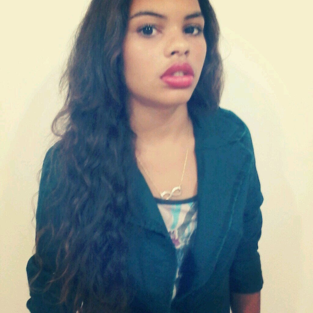 Sigam essa linda ae.Senao acharem a linda me sigam :)