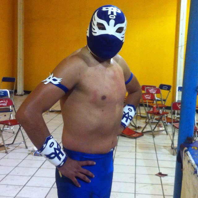 SOY GERENTE DE BANCO ,LIC. EN CONSULTORIA JURIDICA, ME ENCANTA EL FUTBOL Y PRACTICO LUCHA LIBRE.......