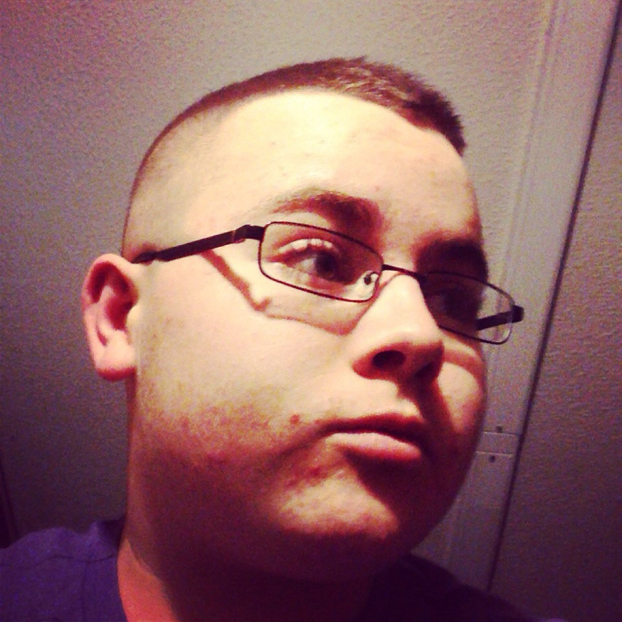 I live in nowhere (pocahontas) Arkansas, I love snowboarding, spendin time with family, solving puzzles, an bein me.