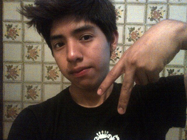 Martinbregazzi's profile picture. soy un chico de 14 años que es virgen claro jejejej =o practico gym art masculina y contorsionismo y me gusta casi todo tipo de musica