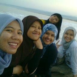 kiki_ceupan's profile picture. love to smile a lot :))