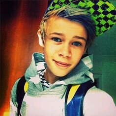 My name is Beth, I'm 17 years old. I like to chill, and meet new people. I'm a real cool guy. Come check me out. /RP/Single