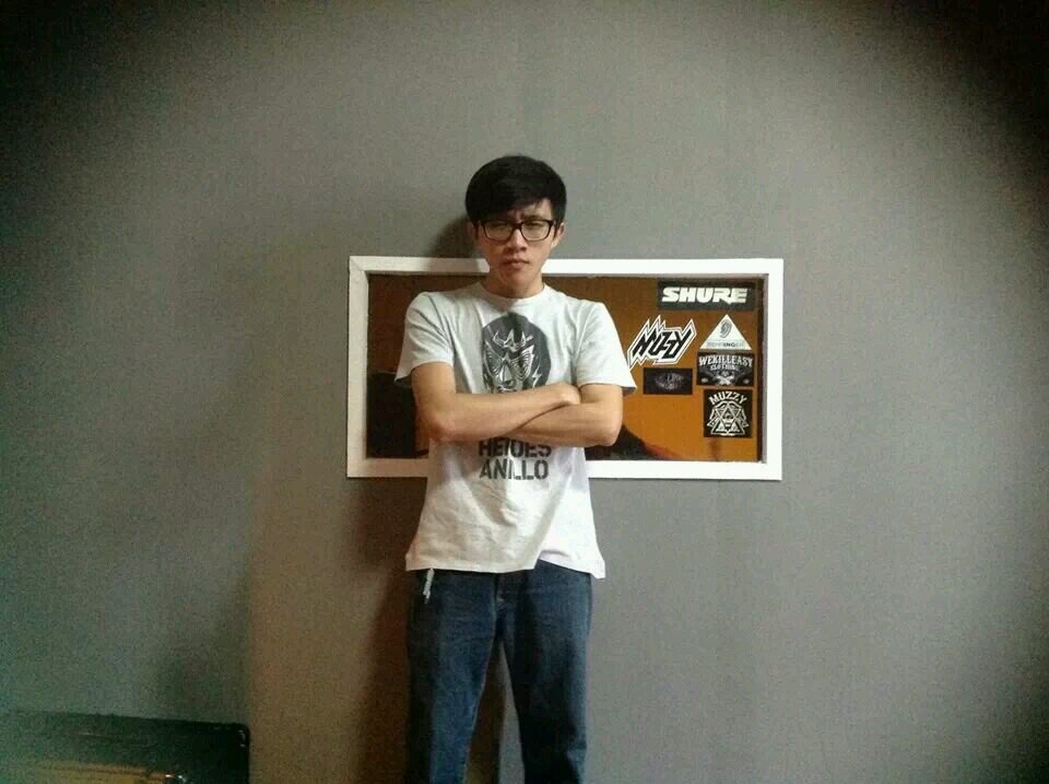 car-enthusiast, cursing expert, Bianconeri die-hard fan, prefers Lamborghini than Ferrari, eventho I couldnt afford one. :*)