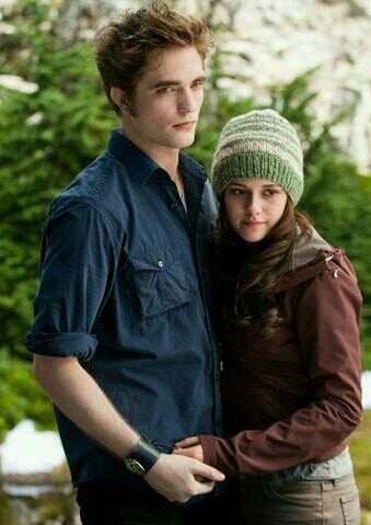 Amo la musica!!! en especial la electronica :3  soy twilight de corazon!!! :3 & AMO a mi novio'!!
