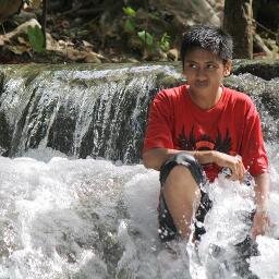 bahagia itu bukan hanya saat aku tersenyum, tapi saat aku bisa terus melihatmu tersenyum :)