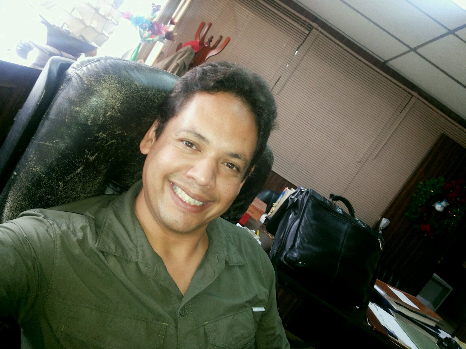 Santandher's profile picture. Un ser humano mas de este lindo y hermoso planeta, que es Util a la Humanidad