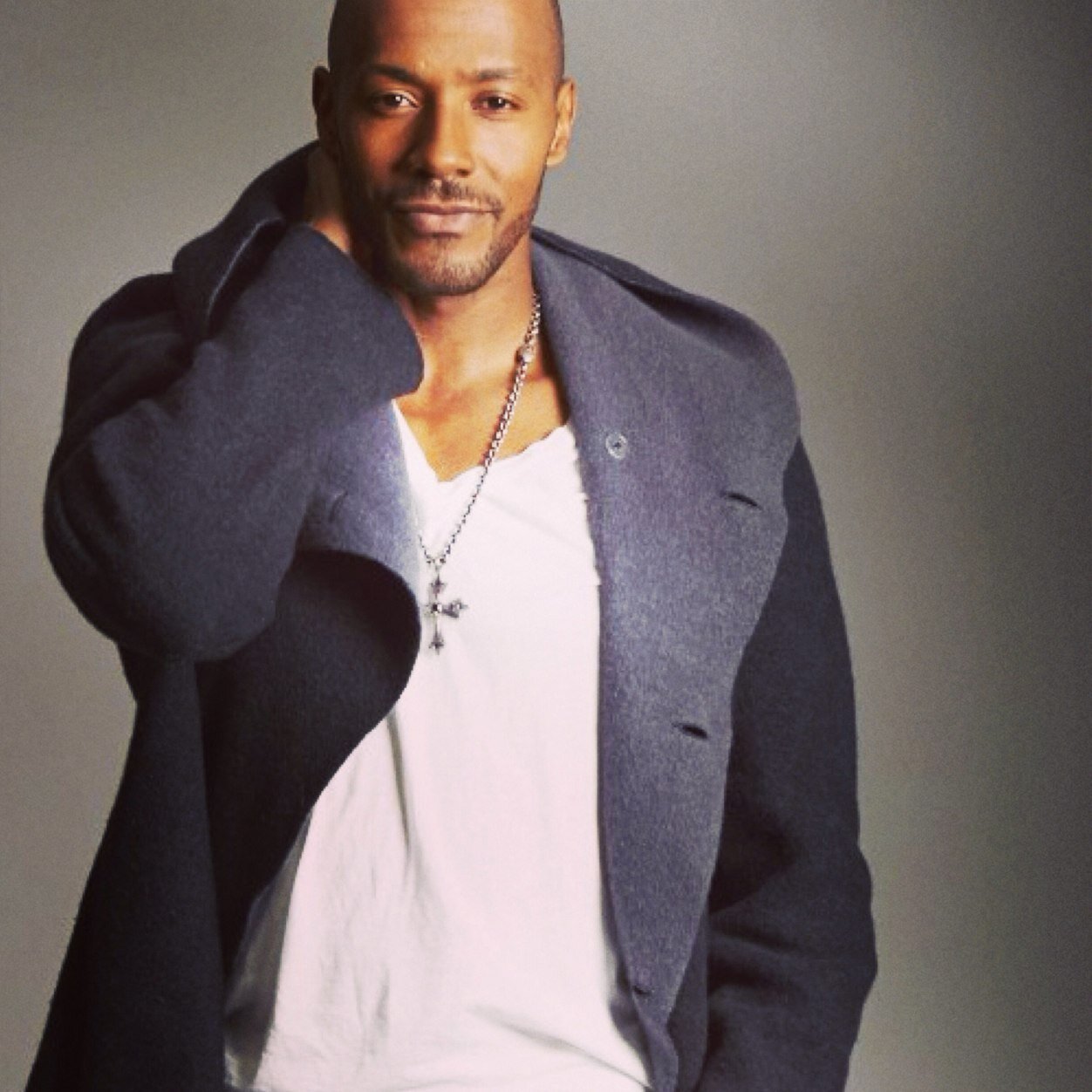 McKinley Freeman on Twitter "WHO THE HELL IS THIS DUDE W EVE HitTheFloor"