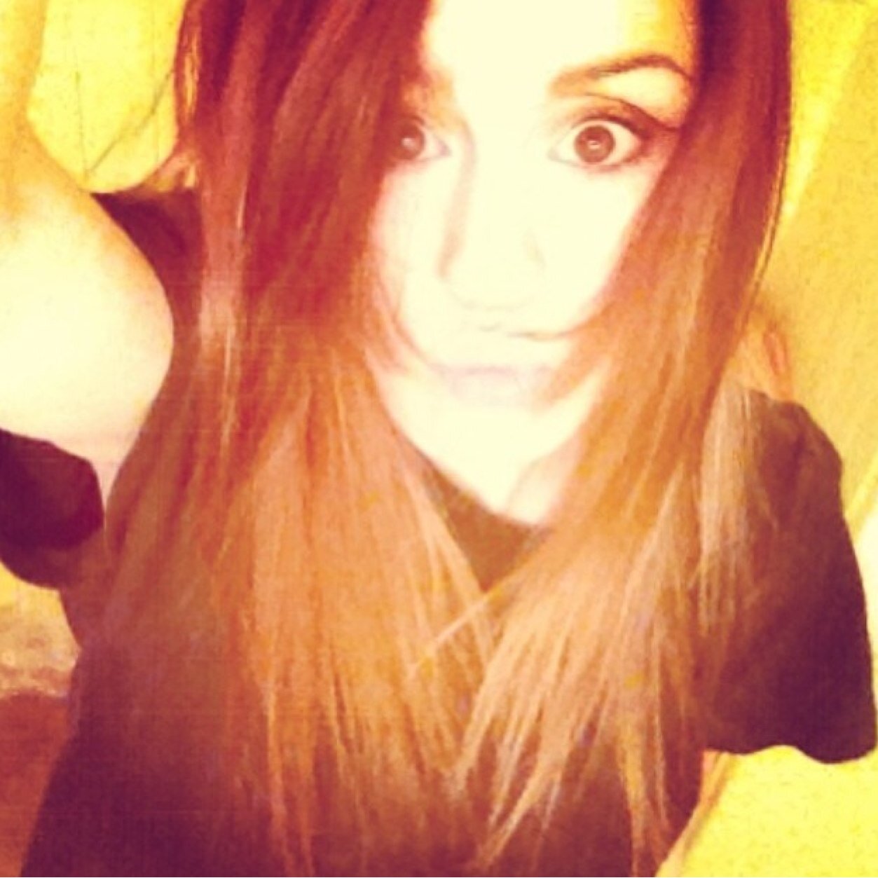 _chelsthib's profile picture. Your tweets, I like that shit.