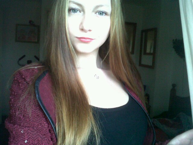 •What doesn't kill you makes you stronger. • Je weet wie ik ben & wat ik gedaan heb, maar niet wat ik heb meegemaakt. • ♡Opa♥