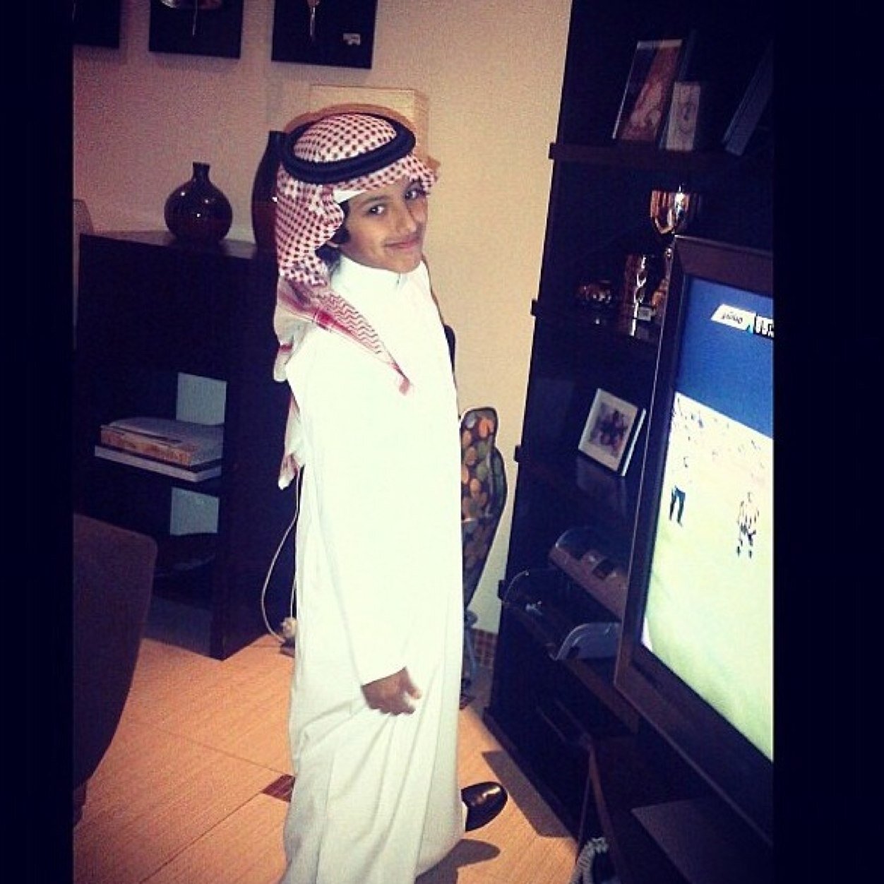 بسمه غفرالله لك عدد ماهزني أشتياقي إليك. http://t.co/Lc6Gne46uS.