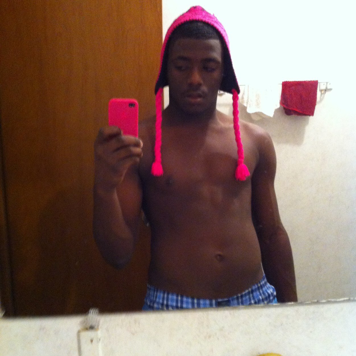 Single . Follow me and I'll follow back !