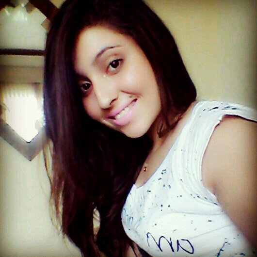 Irritante, desinibida e completamente exagerada.
http://t.co/P6i2iTyNXe