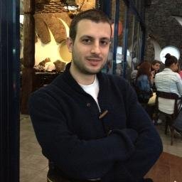 Agnostico, europeista, lavoro nel farmaceutico, insomma, faccio di tutto per farmi voler bene.