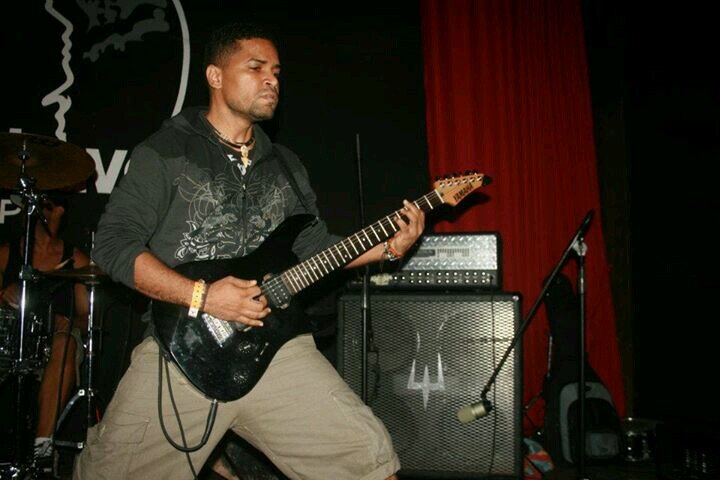 areyes_on's profile picture. Love for music, bbq, guitars, loud amps & weekends. Sometimes I can be funny.