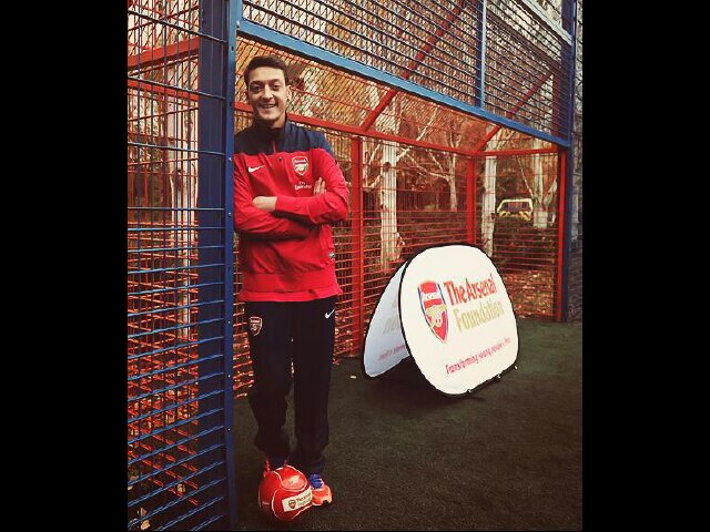 Don't fuck with.. ARSENAL...ladies and gentlemen..or I would come after you!..#AFC