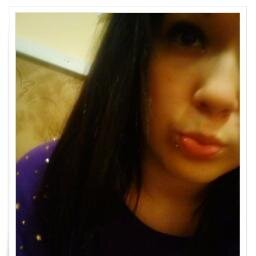 Hi i am a Hungarian girl :) I like the music  the One Direction and Justin Bieber, and  T.Mills favorites :)