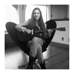 itsddlovatox's profile picture. Music, food and bed are better than you.