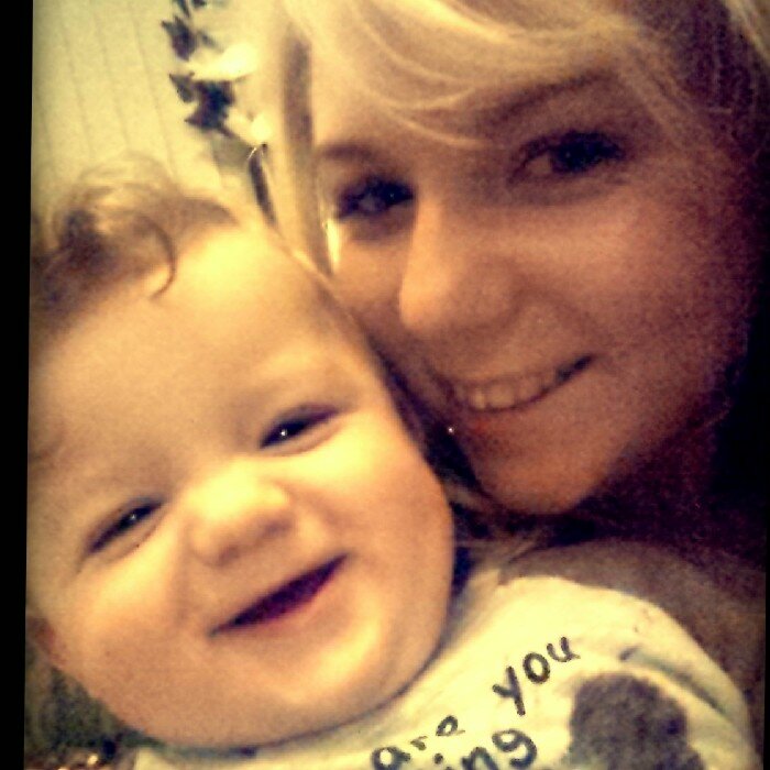 Hi im Seana :) 
19
Baby Shay x