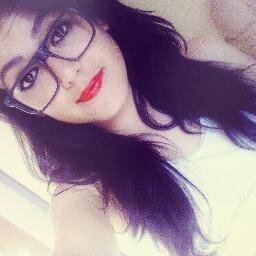 “A vida é algo belíssimo e na minha não há espaço para ódio. Então se você me odeia, vá socar sua própria face e talvez isso alivie sua raiva.”