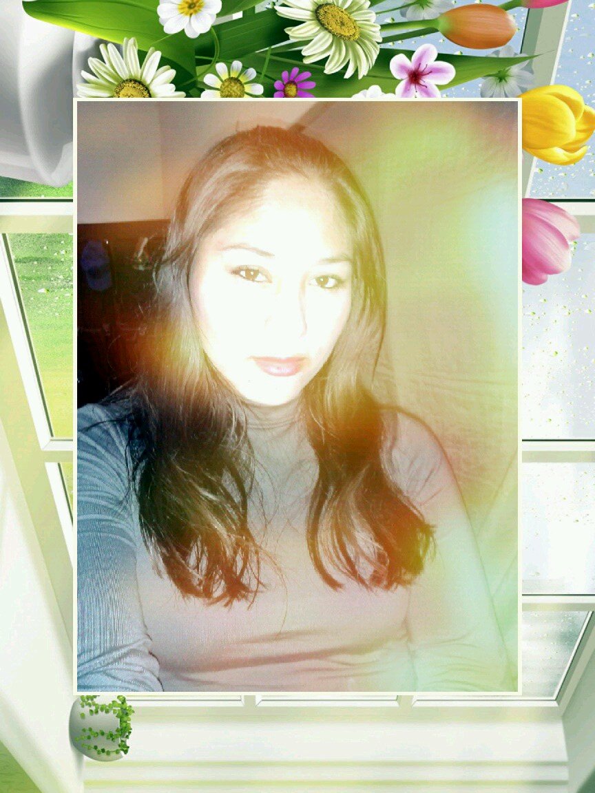 soy una chica sensilla muy amable con tods los qe meresen mi amistad...