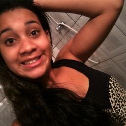 - Quer amor implora, mas se quer beber me chama .