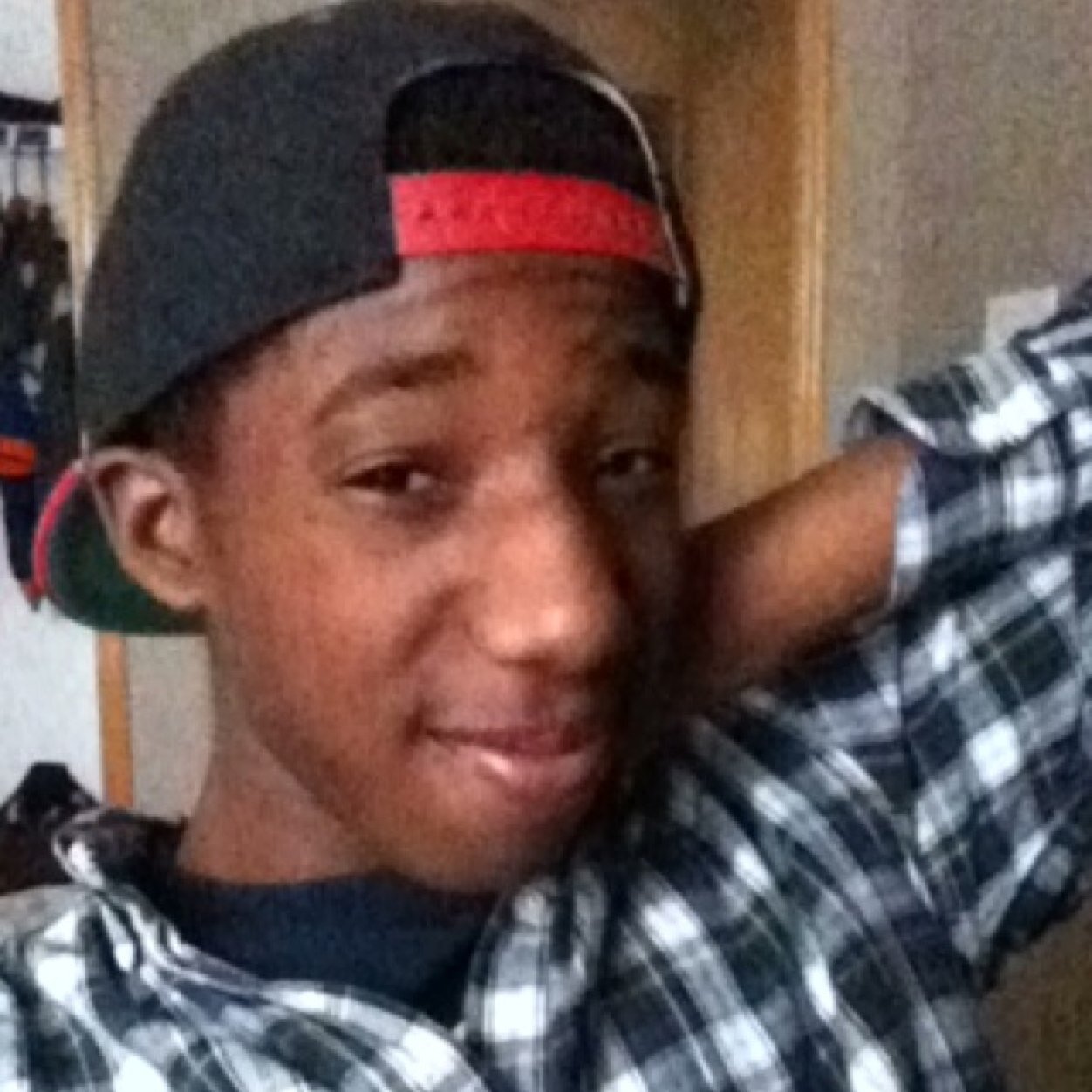 Hey✌ my name is Dreshawn iam 16 my fav color is blue i have five brothers and one sister and love music like to dance make my friends i have a girlfrend :)