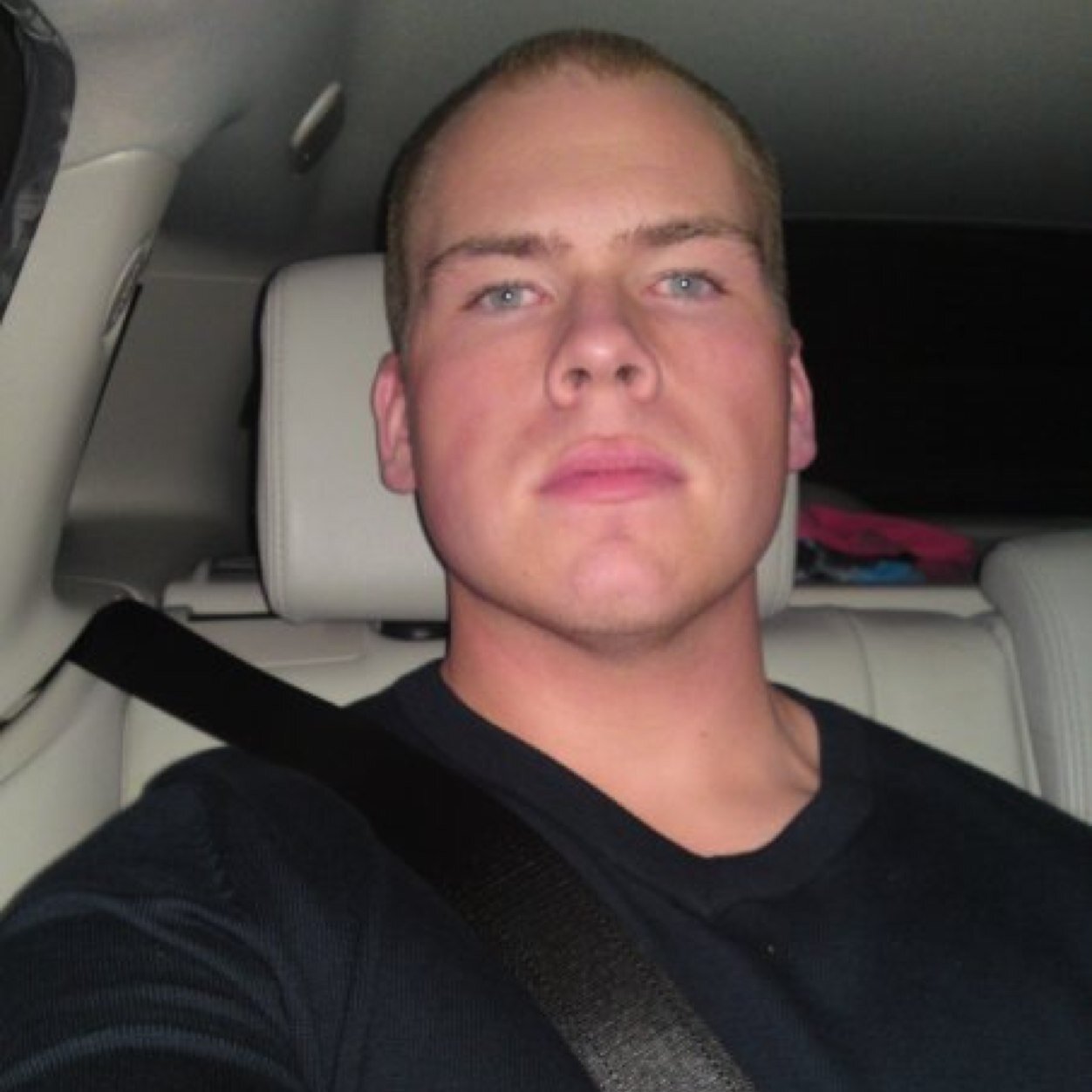 [ Hockey and training freak from Sweden ] Read about Kyles (personal trainer) special muscle gaining program at my blog.