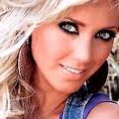 Só quem me conhece sabe o quanto é dificil ser eu #rebelde twitter de interpretação dedicado a nossa diva Anahi  #elite #way #school